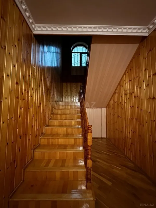 Satılır 7 otaqlı həyət evi 290 m²
