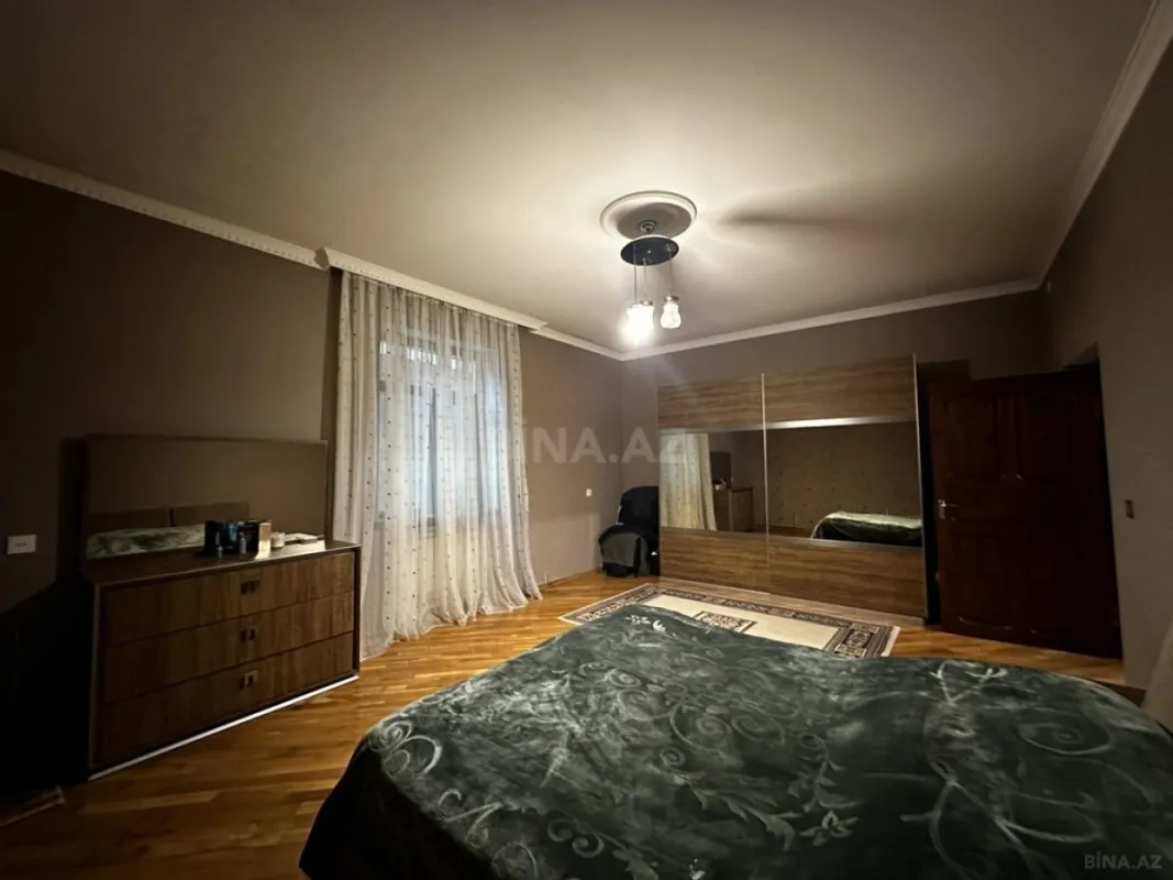 Satılır 7 otaqlı həyət evi 290 m²