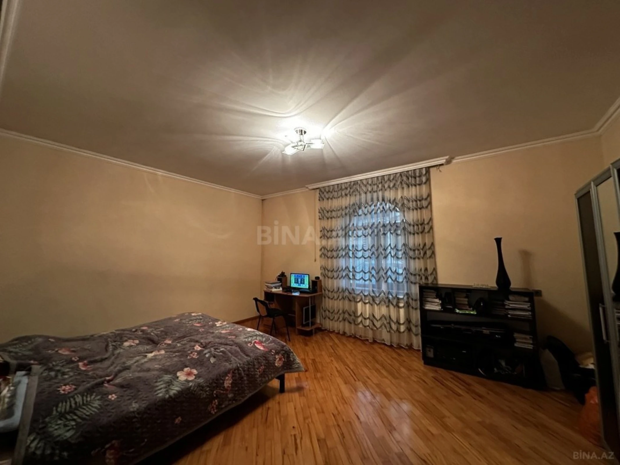 Satılır 7 otaqlı həyət evi 290 m²