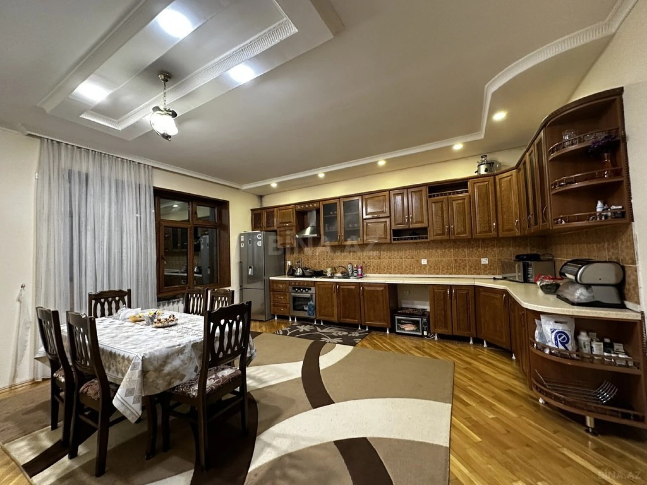 Satılır 7 otaqlı həyət evi 290 m²