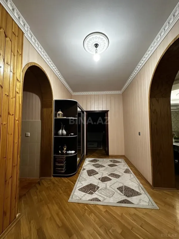 Satılır 7 otaqlı həyət evi 290 m²