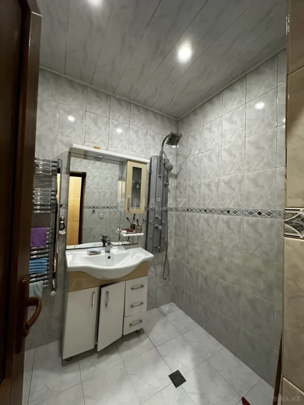 Satılır 7 otaqlı həyət evi 290 m²