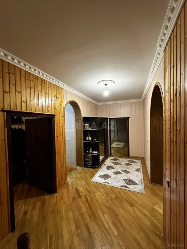 Satılır 7 otaqlı həyət evi 290 m²