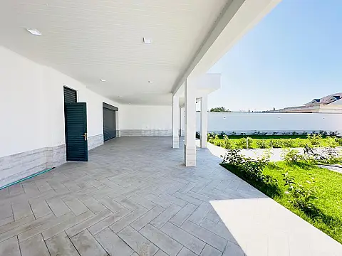 Satılır 5 otaqlı həyət evi 320 m²