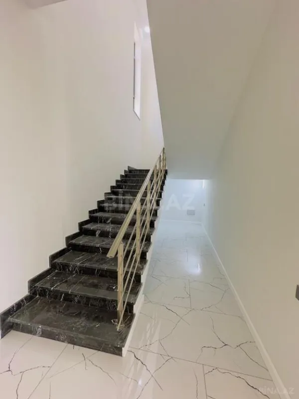 Satılır 5 otaqlı həyət evi 320 m²