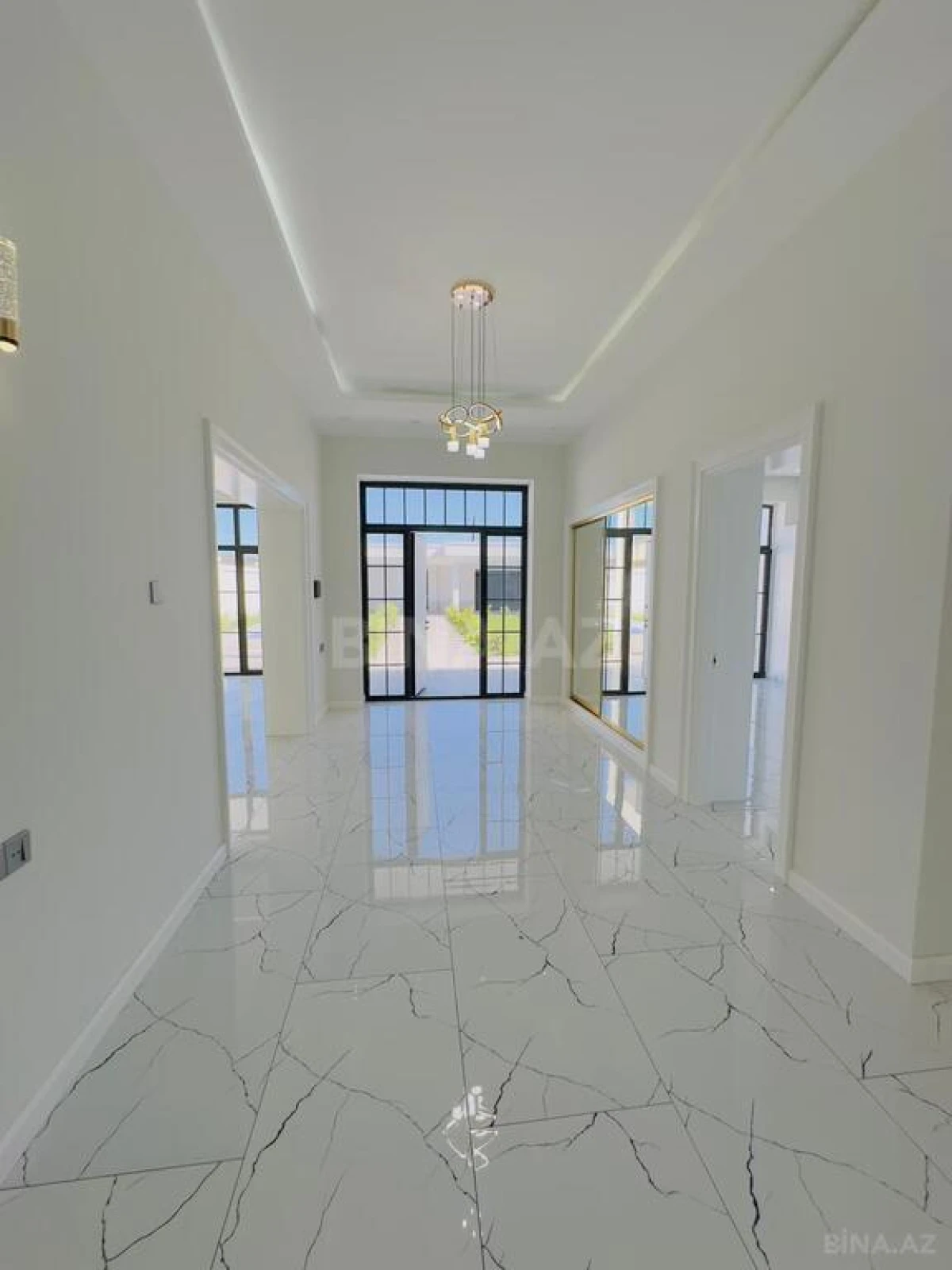 Satılır 5 otaqlı həyət evi 320 m²