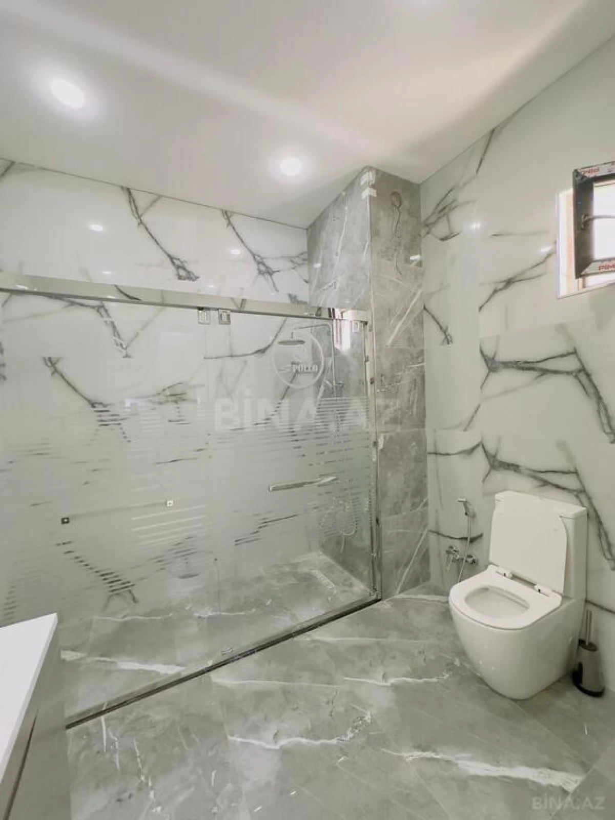 Satılır 5 otaqlı həyət evi 320 m²