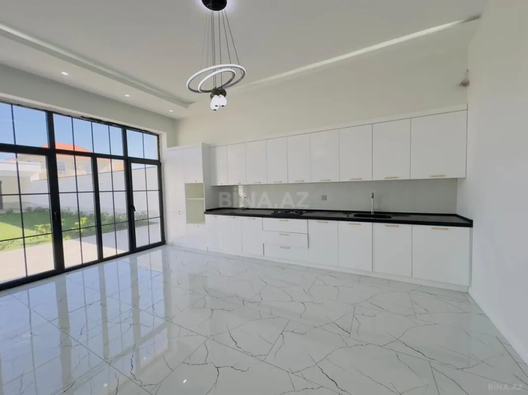 Satılır 5 otaqlı həyət evi 320 m²