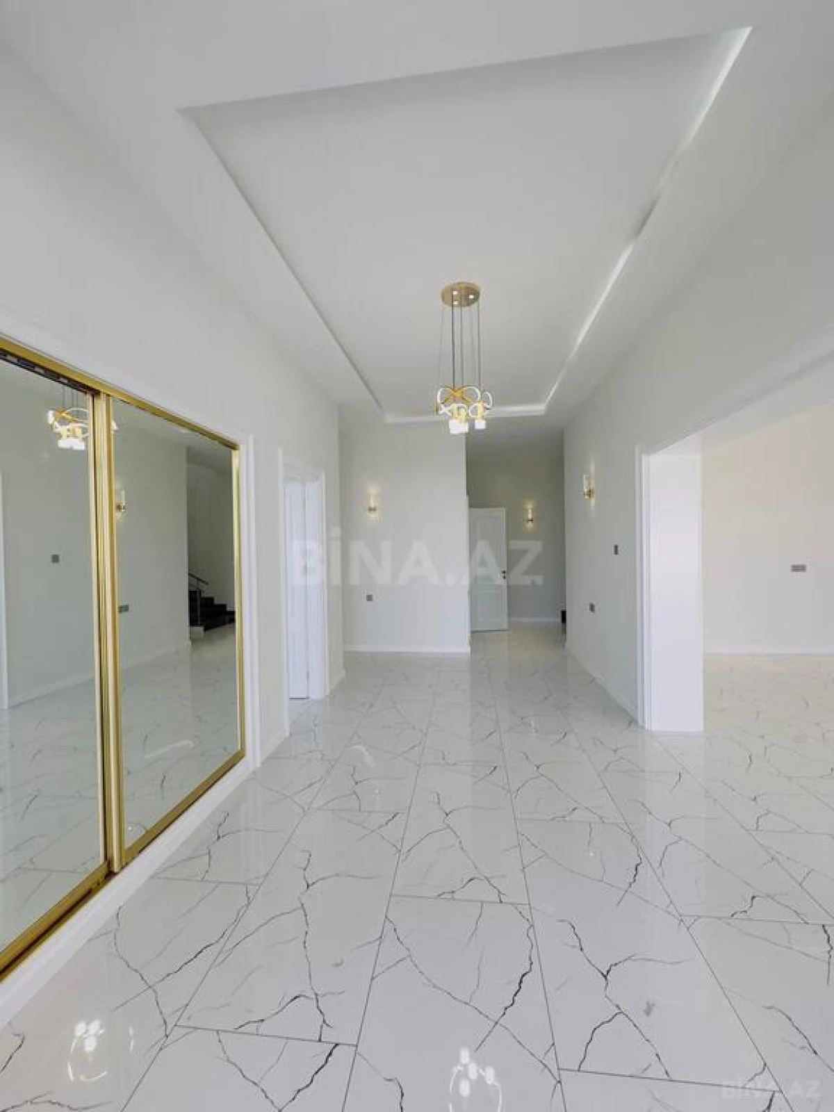 Satılır 5 otaqlı həyət evi 320 m²