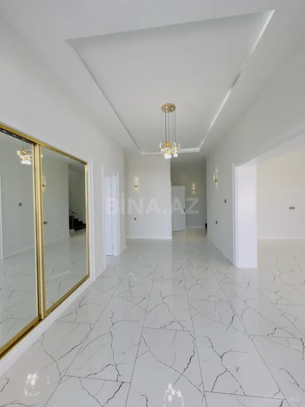 Satılır 5 otaqlı həyət evi 320 m²