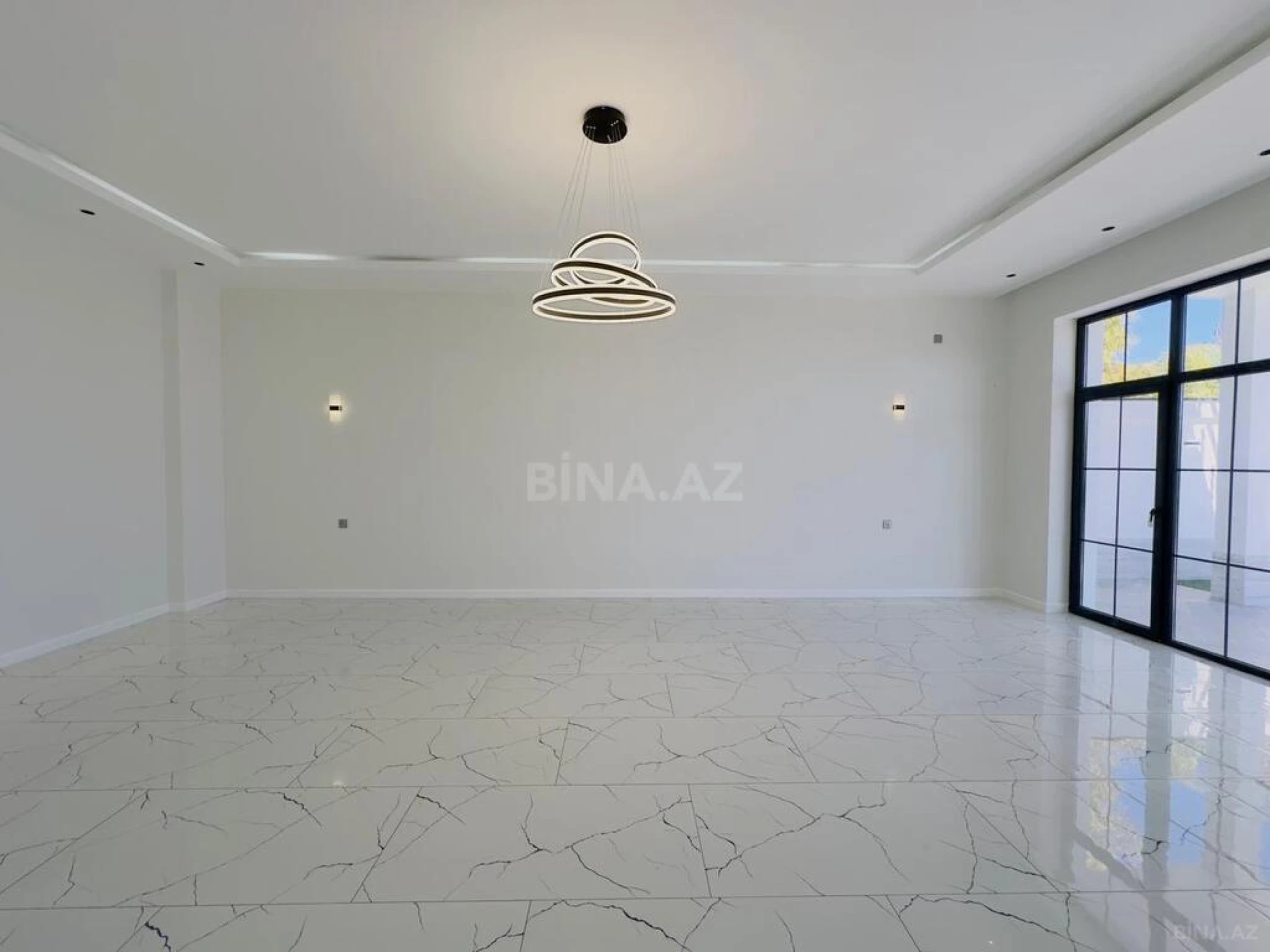 Satılır 5 otaqlı həyət evi 320 m²