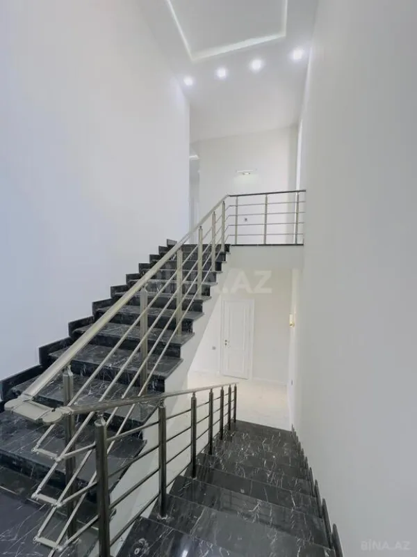Satılır 5 otaqlı həyət evi 320 m²