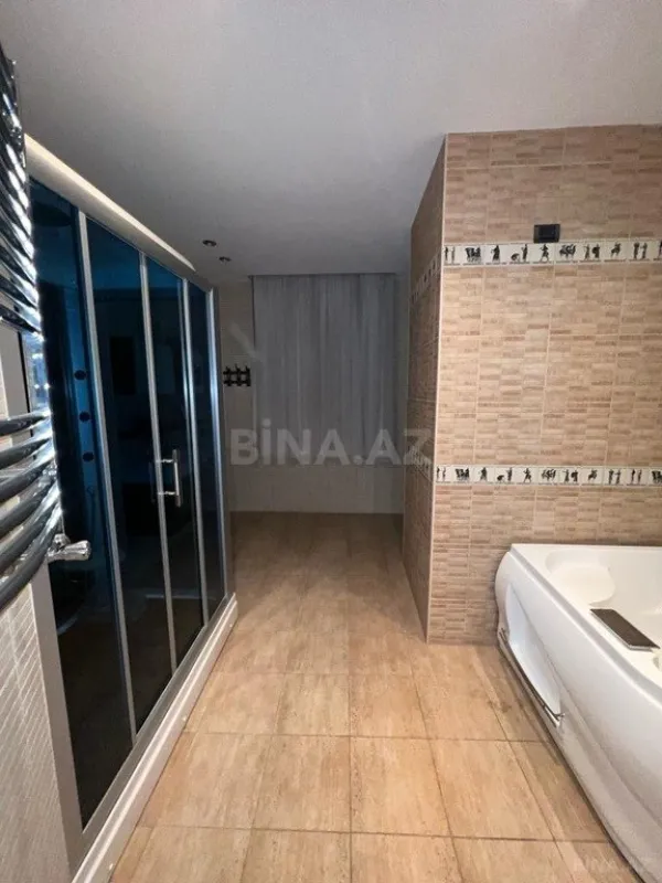 Satılır 4 otaqlı mənzil 200 m²