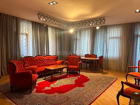 Satılır 4 otaqlı mənzil 200 m²