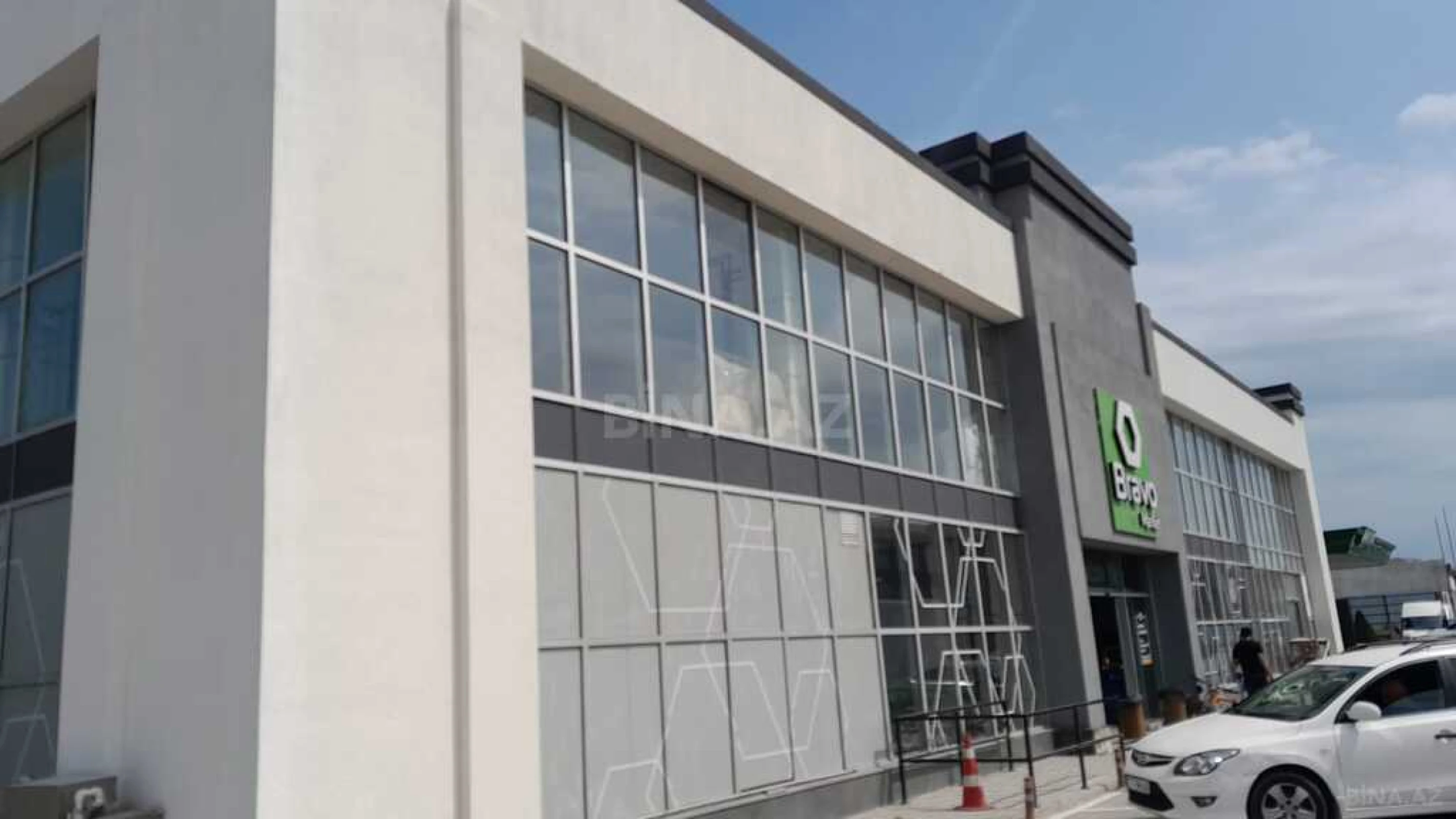 Kirayə verilir obyekt 1600 m²