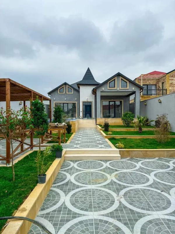 Satılır 4 otaqlı həyət evi 210 m²