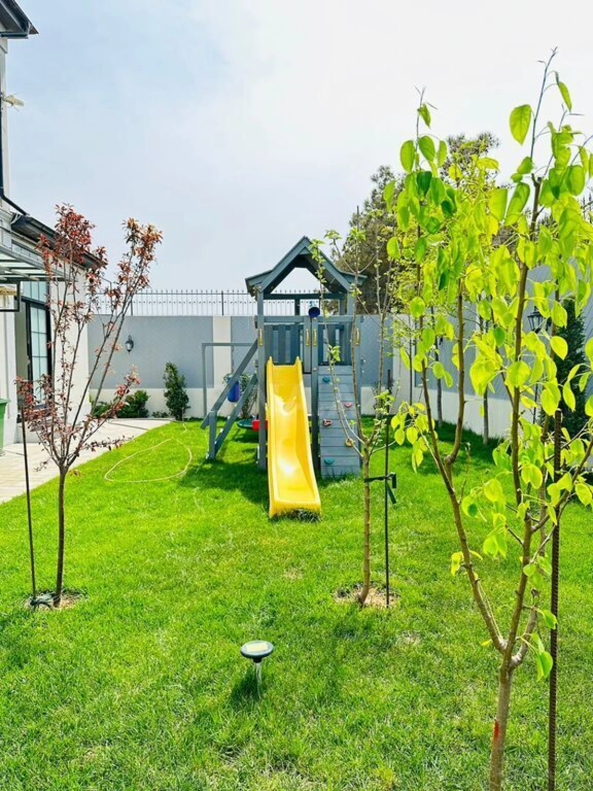 Kirayə verilir 6 otaqlı həyət evi 500 m²