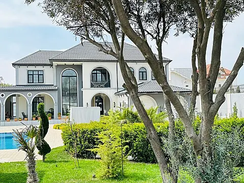 Kirayə verilir 6 otaqlı həyət evi 500 m²