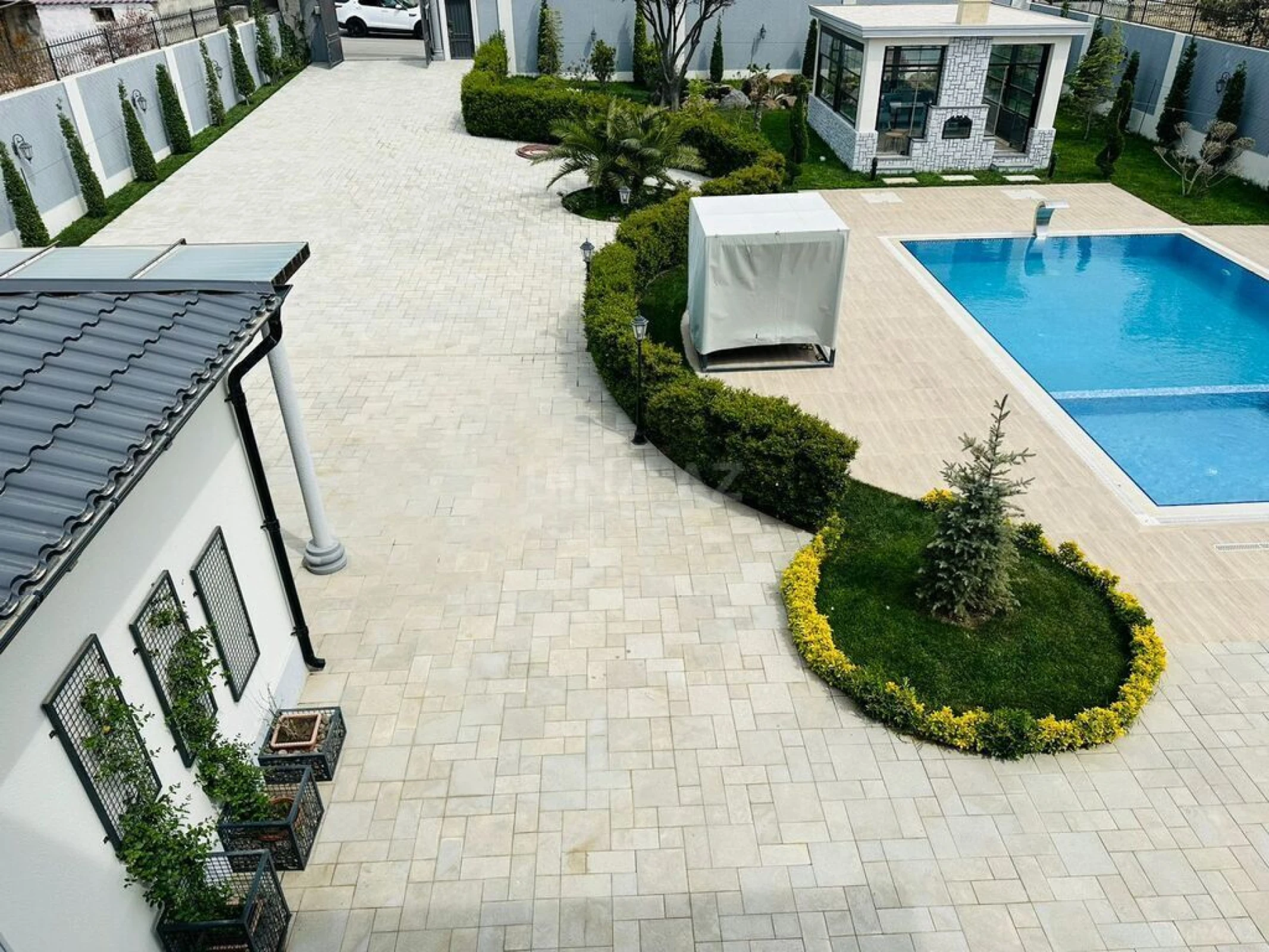 Kirayə verilir 6 otaqlı həyət evi 500 m²
