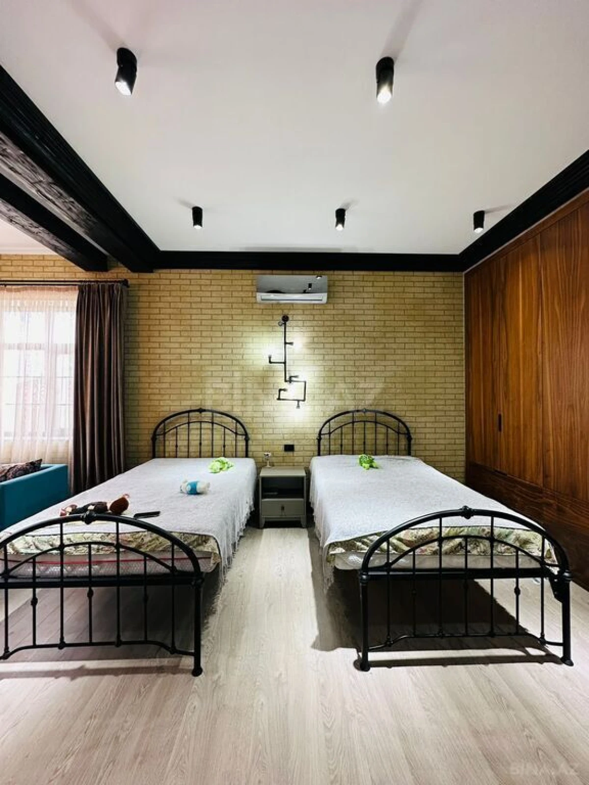 Kirayə verilir 6 otaqlı həyət evi 500 m²