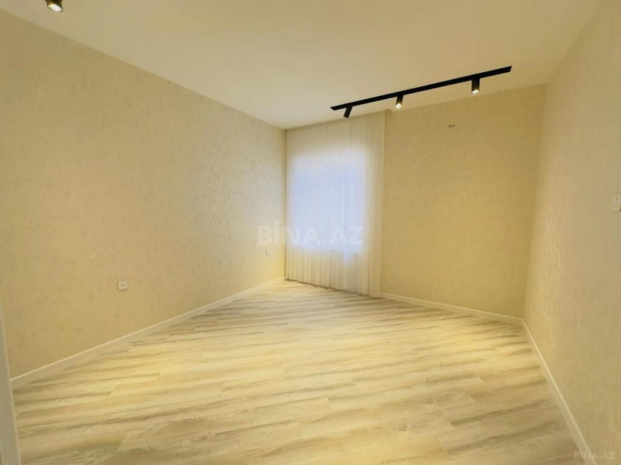 Satılır 4 otaqlı həyət evi 140 m²