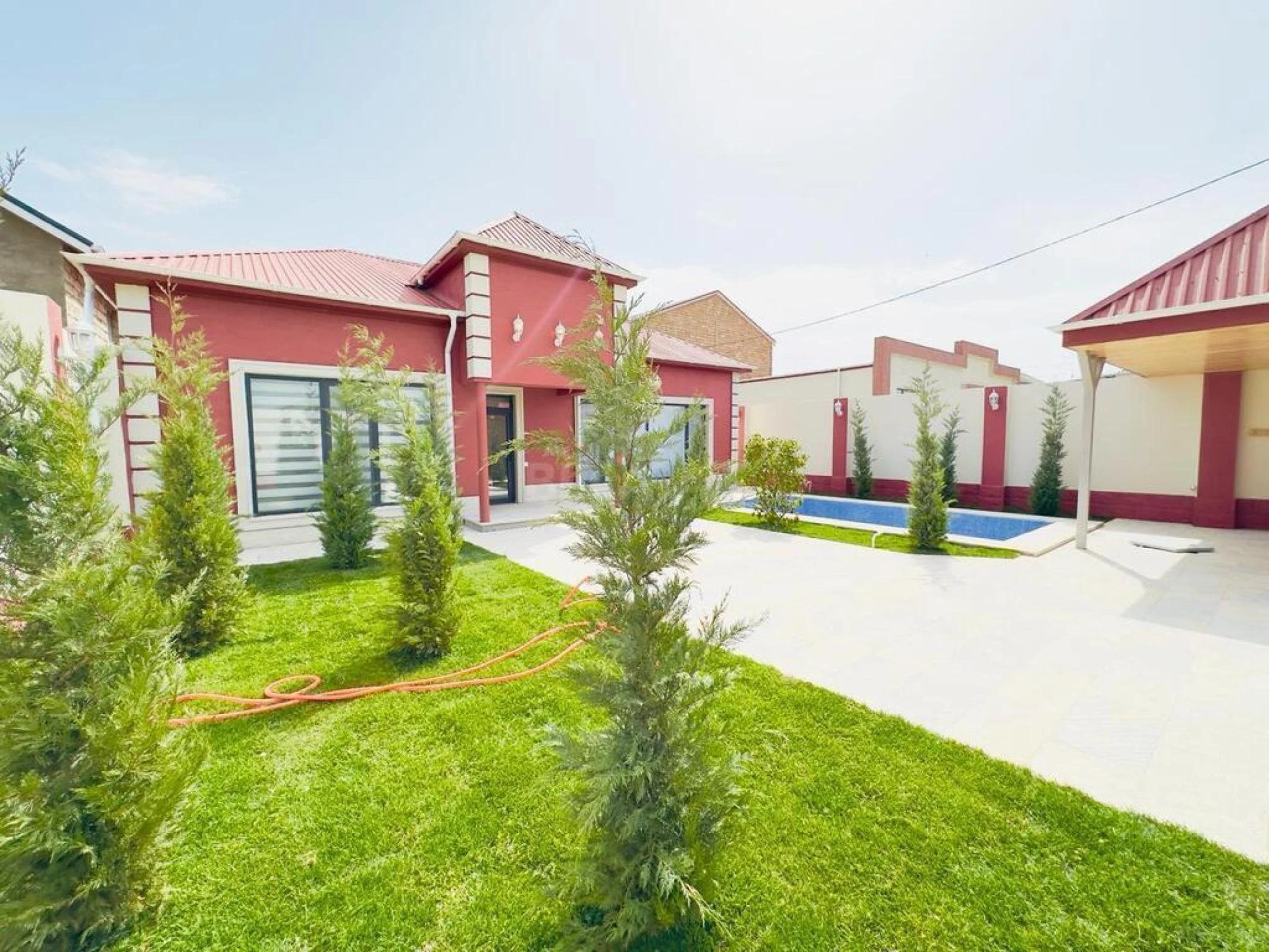 Satılır 4 otaqlı həyət evi 140 m²