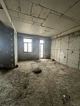 Satılır 4 otaqlı mənzil 161 m²