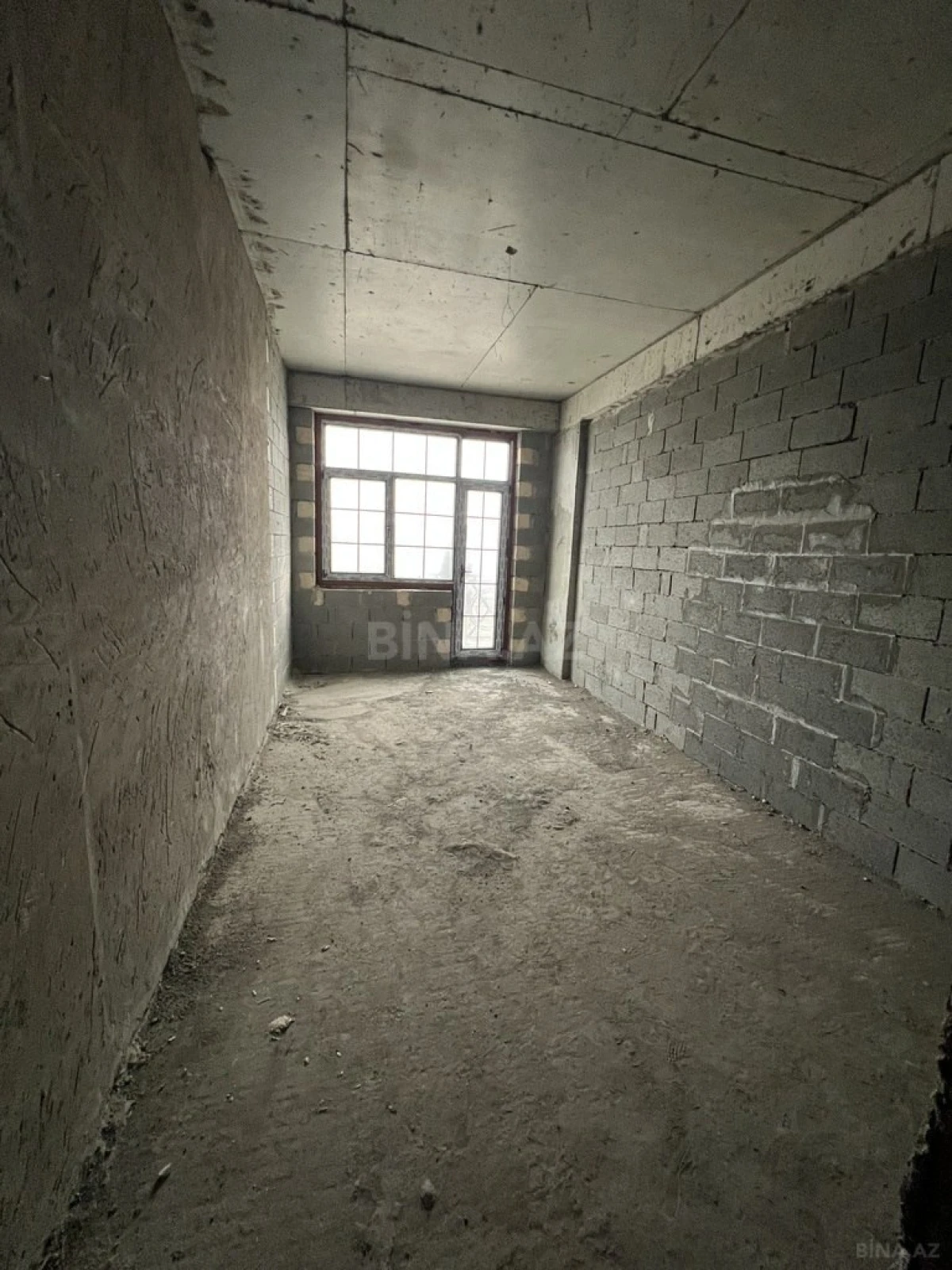 Satılır 4 otaqlı mənzil 161 m²