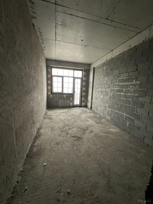 Satılır 4 otaqlı mənzil 161 m²