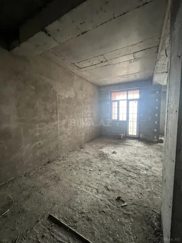 Satılır 4 otaqlı mənzil 161 m²