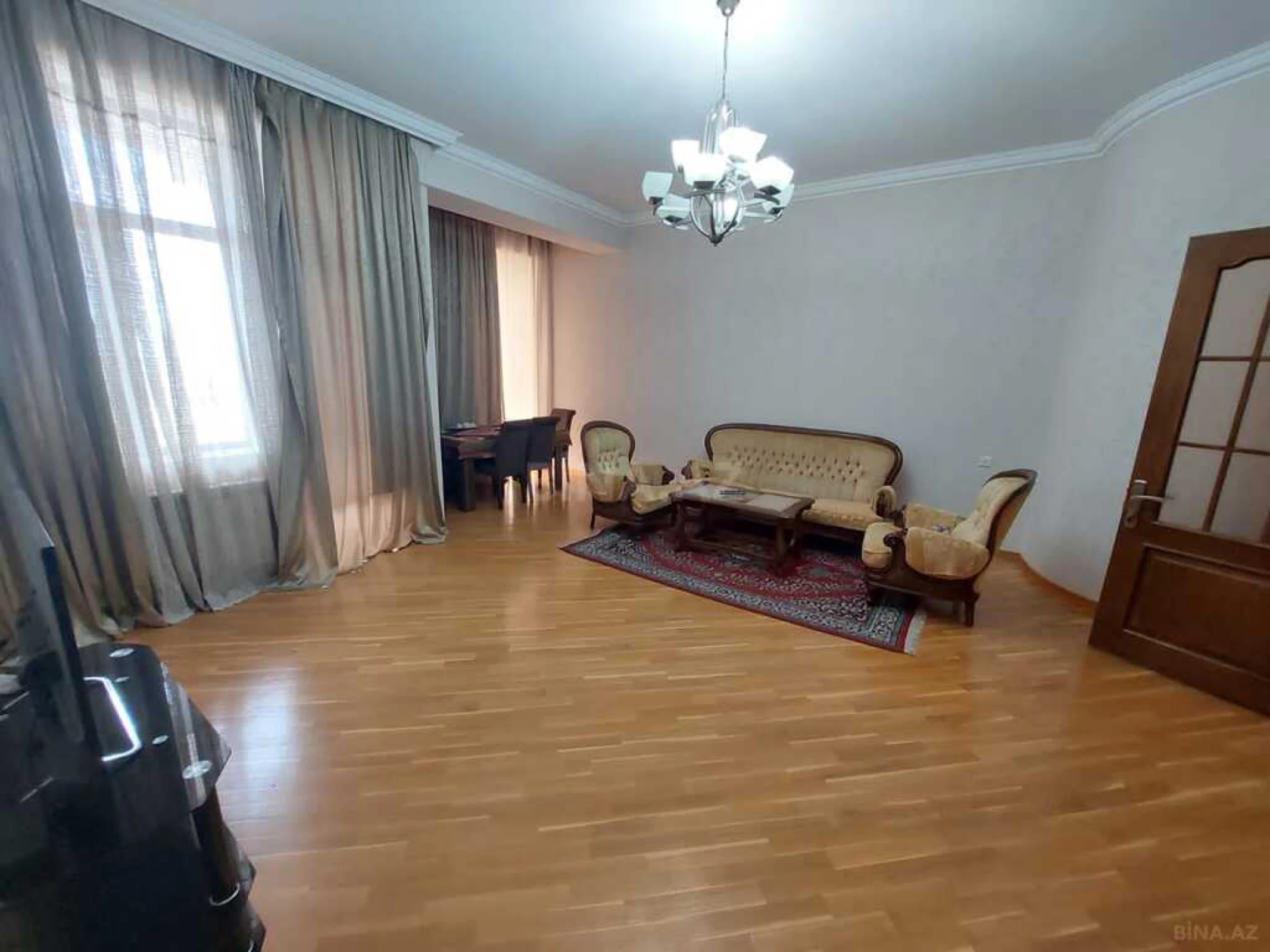Satılır 3 otaqlı mənzil 117 m²