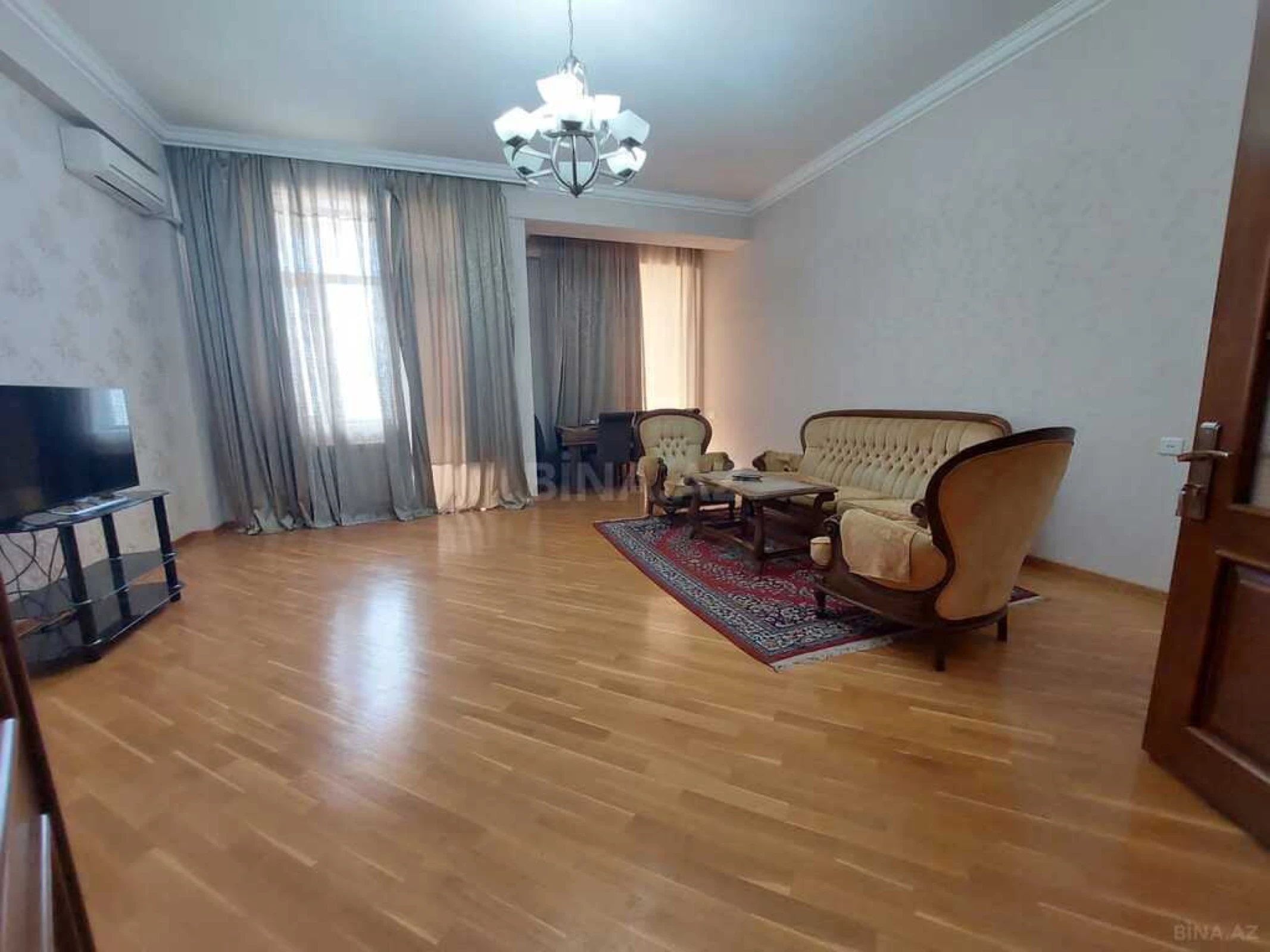 Satılır 3 otaqlı mənzil 117 m²