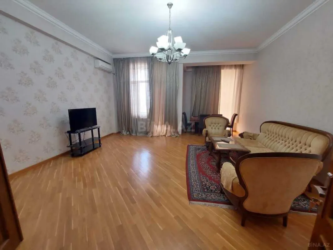 Satılır 3 otaqlı mənzil 117 m²