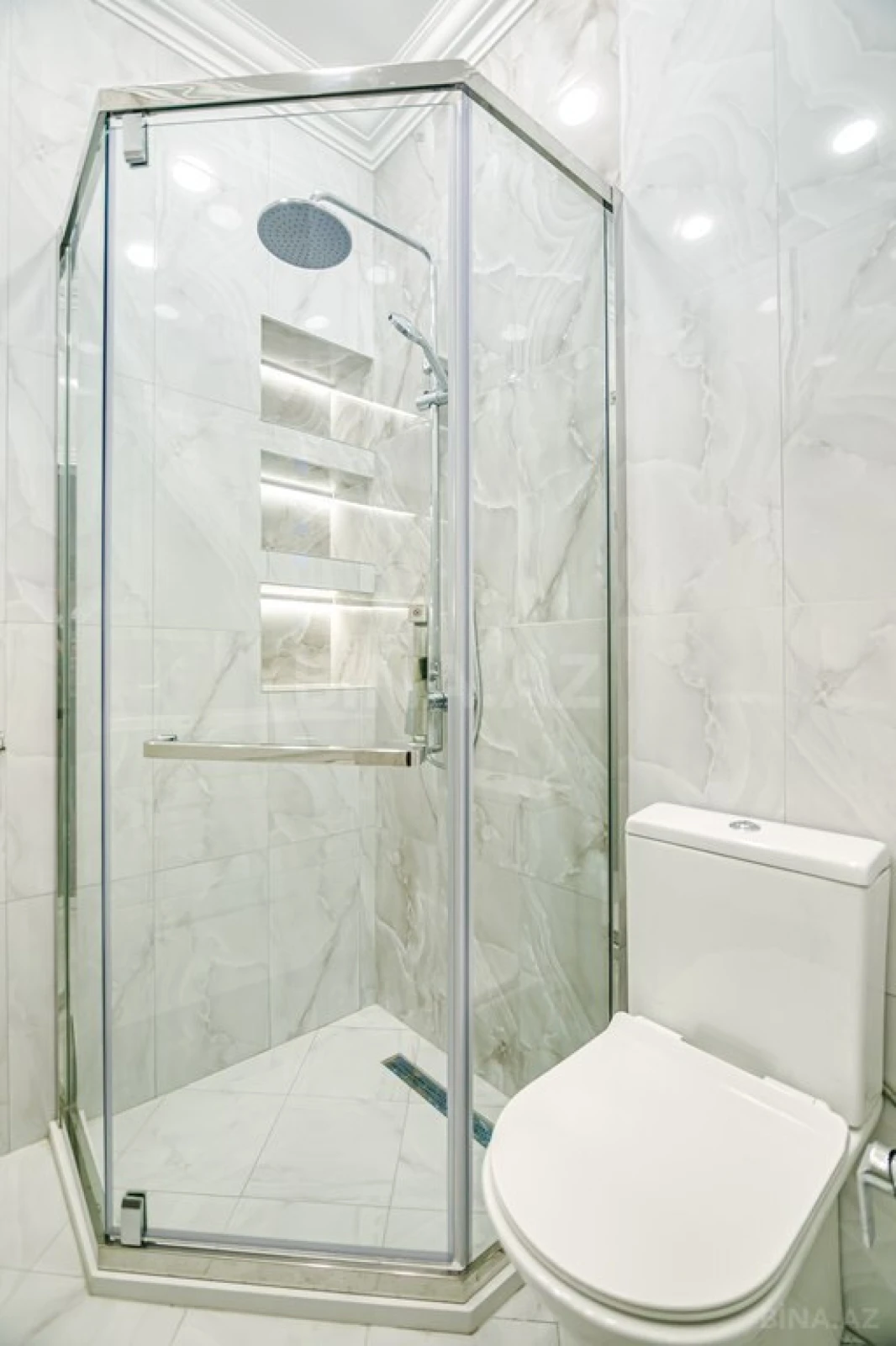 Kirayə verilir 2 otaqlı mənzil 65 m²