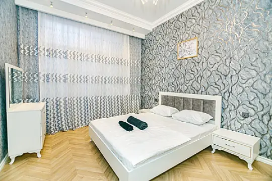 Kirayə verilir 2 otaqlı mənzil 65 m²