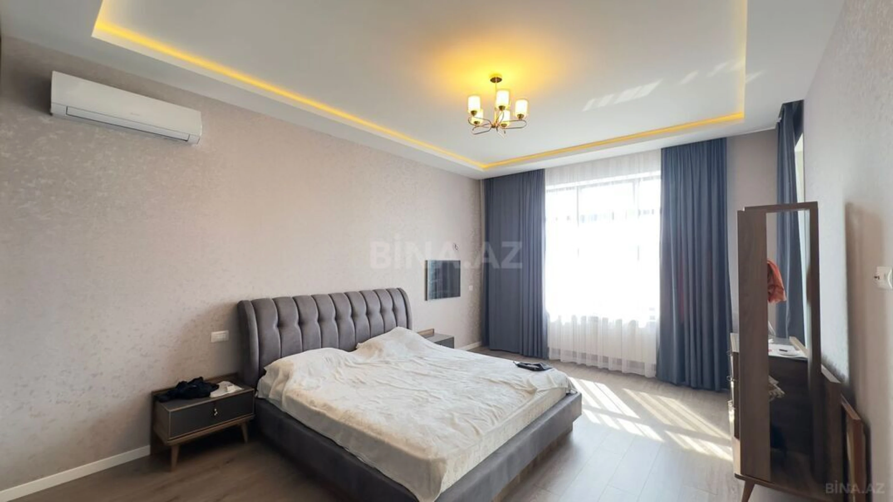 Satılır 8 otaqlı həyət evi 500 m²