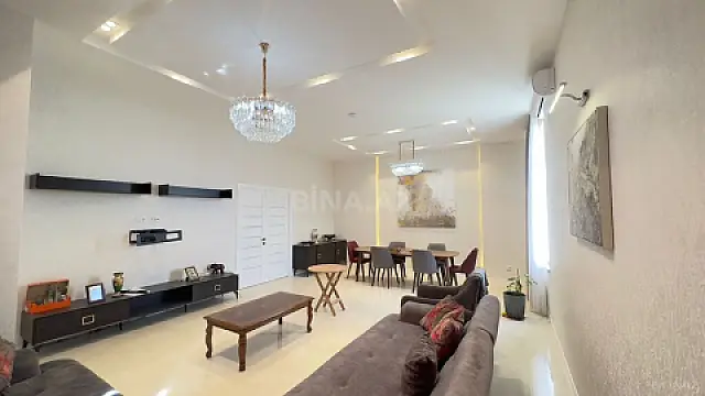 Satılır 8 otaqlı həyət evi 500 m²