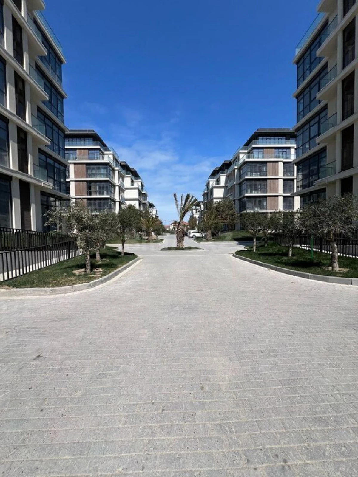 Satılır 2 otaqlı mənzil 85.6 m²