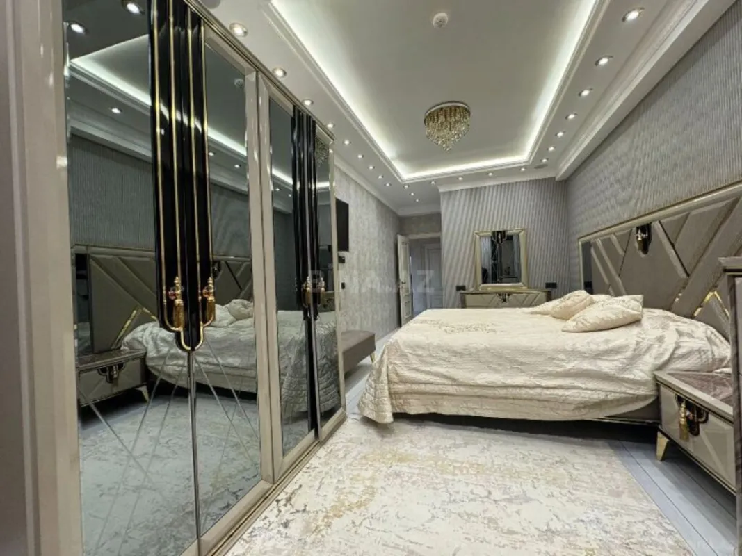 Satılır 3 otaqlı mənzil 147 m²