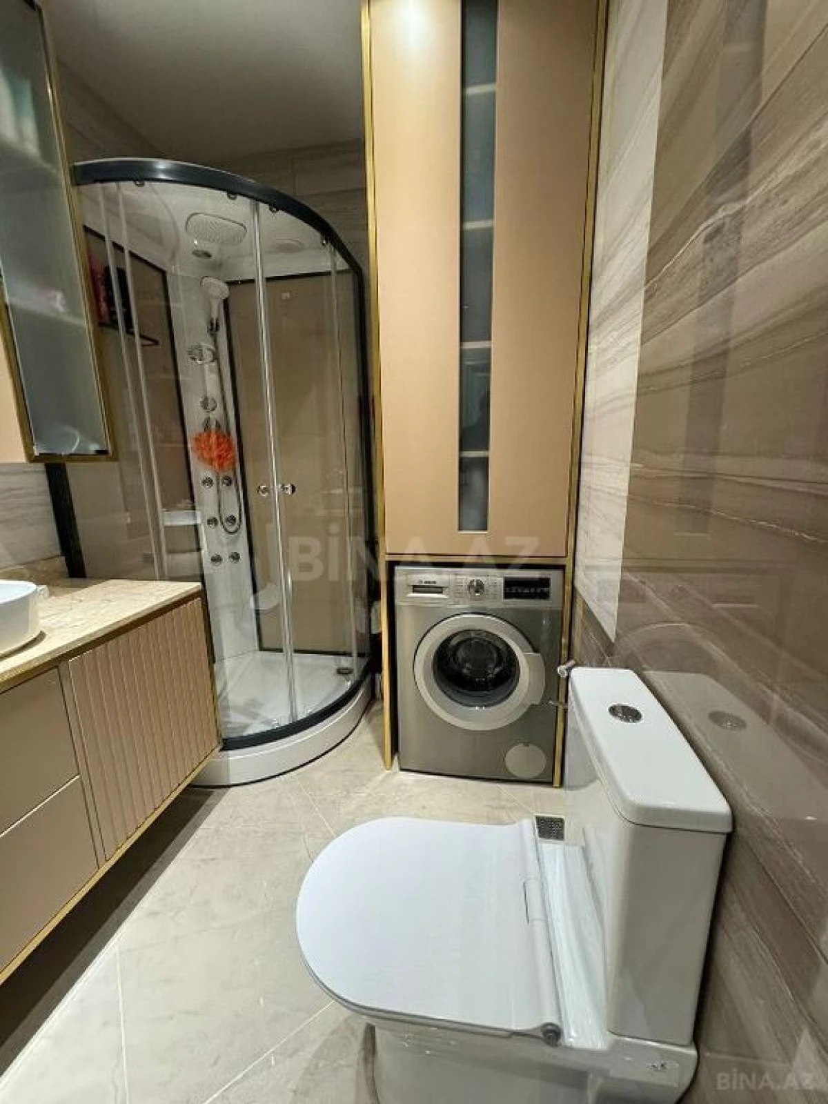 Satılır 3 otaqlı mənzil 147 m²