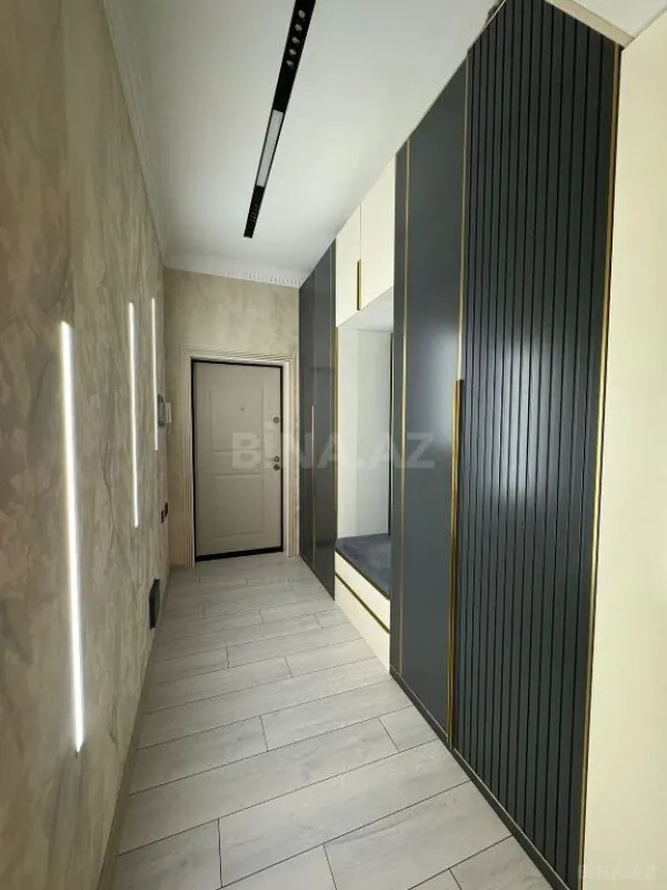 Satılır 3 otaqlı mənzil 147 m²