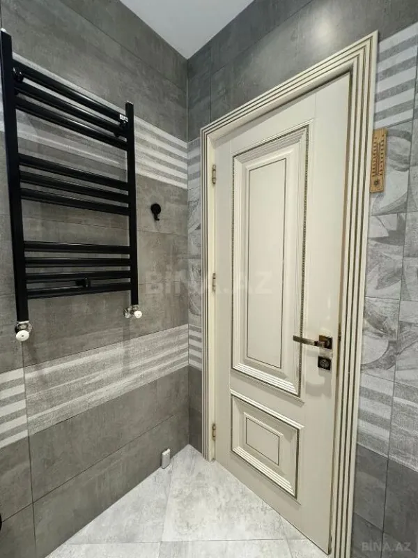 Satılır 3 otaqlı mənzil 147 m²