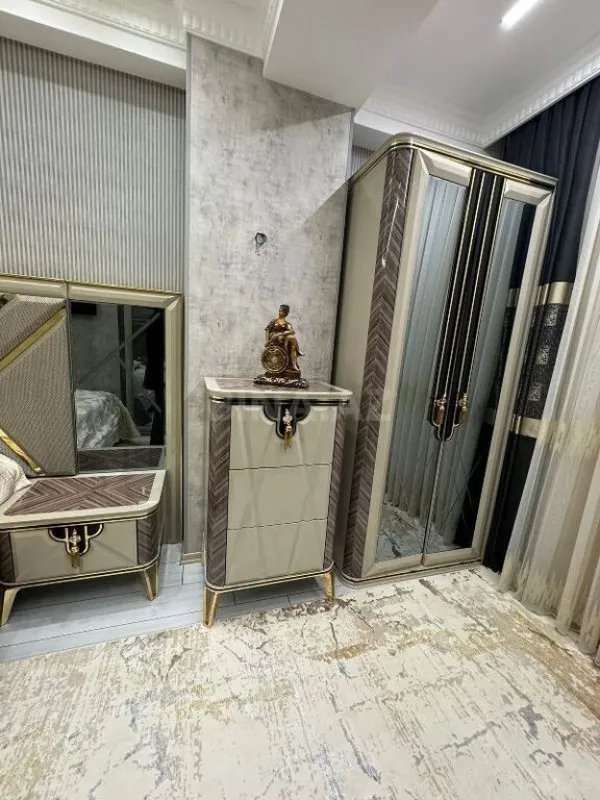 Satılır 3 otaqlı mənzil 147 m²