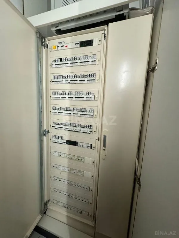 Satılır 3 otaqlı mənzil 147 m²