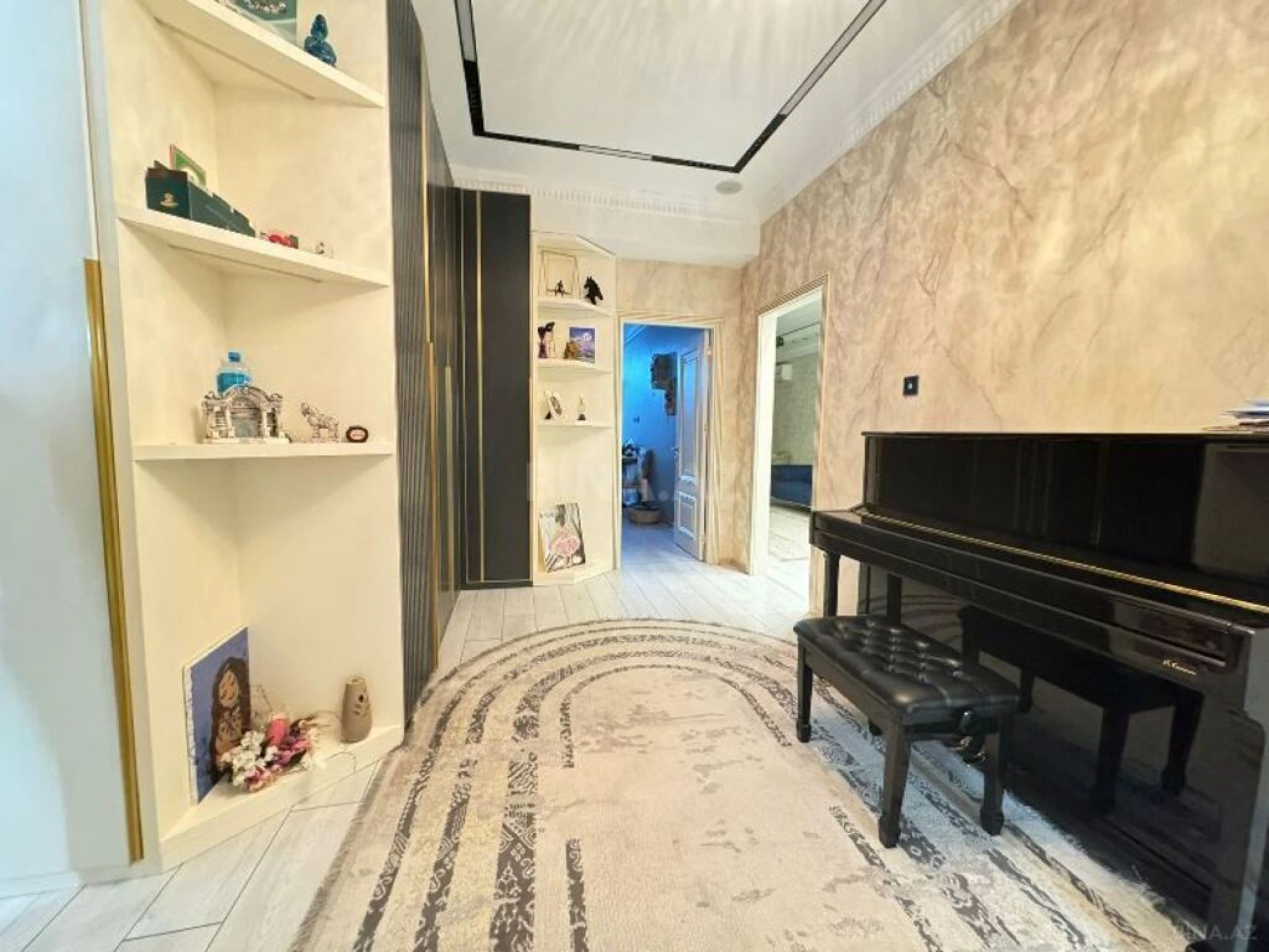 Satılır 3 otaqlı mənzil 147 m²