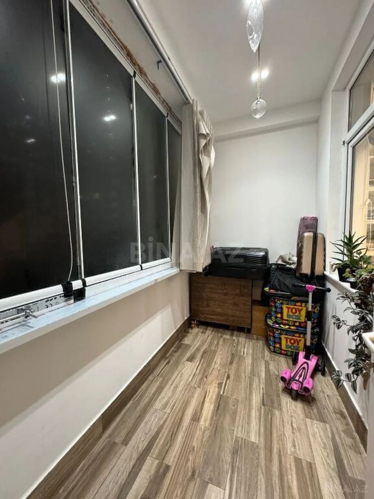 Satılır 3 otaqlı mənzil 147 m²