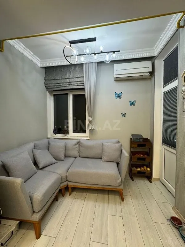 Satılır 3 otaqlı mənzil 147 m²