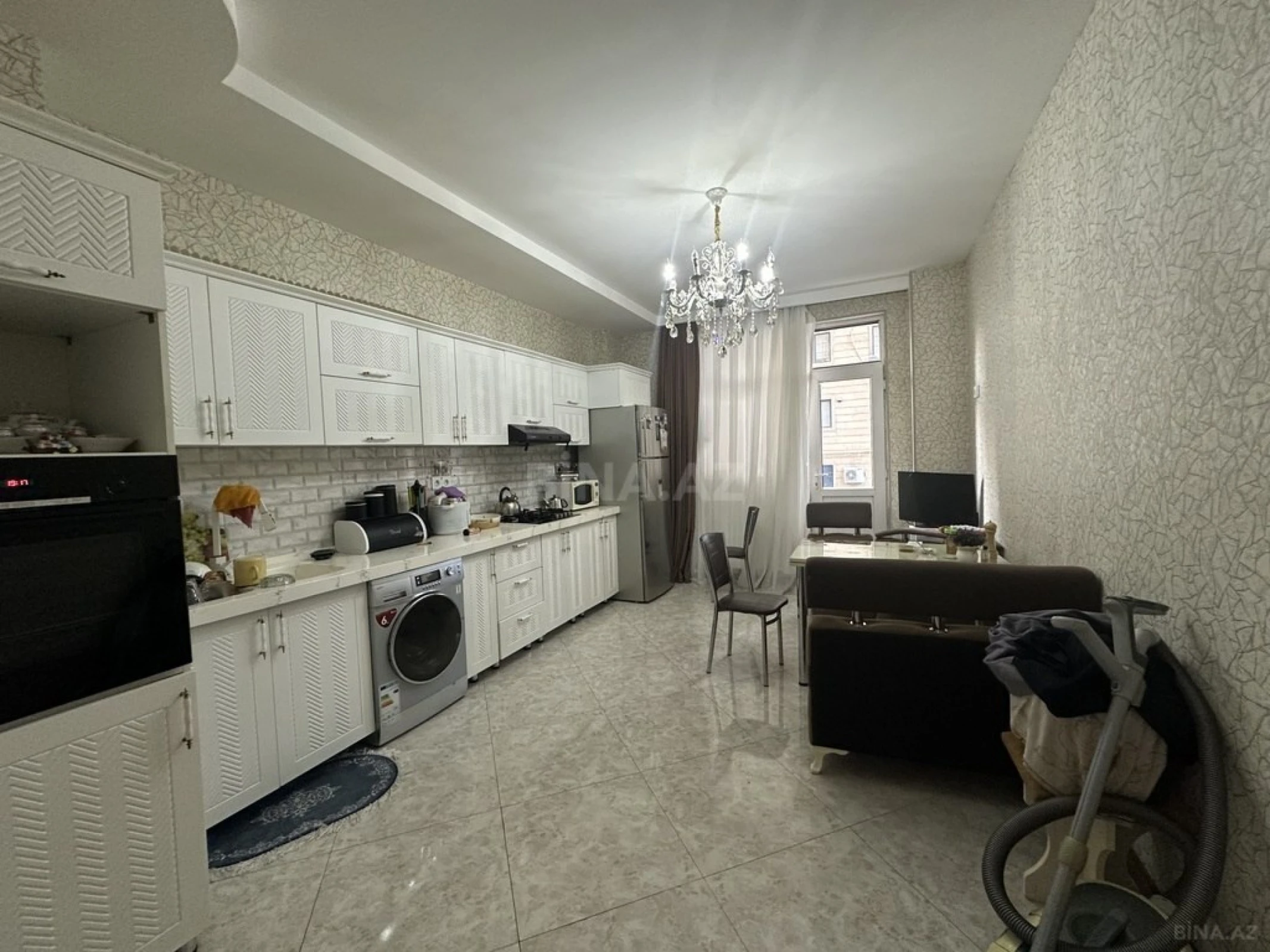 Satılır 3 otaqlı mənzil 157 m²