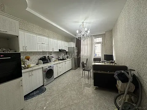 Satılır 3 otaqlı mənzil 157 m²