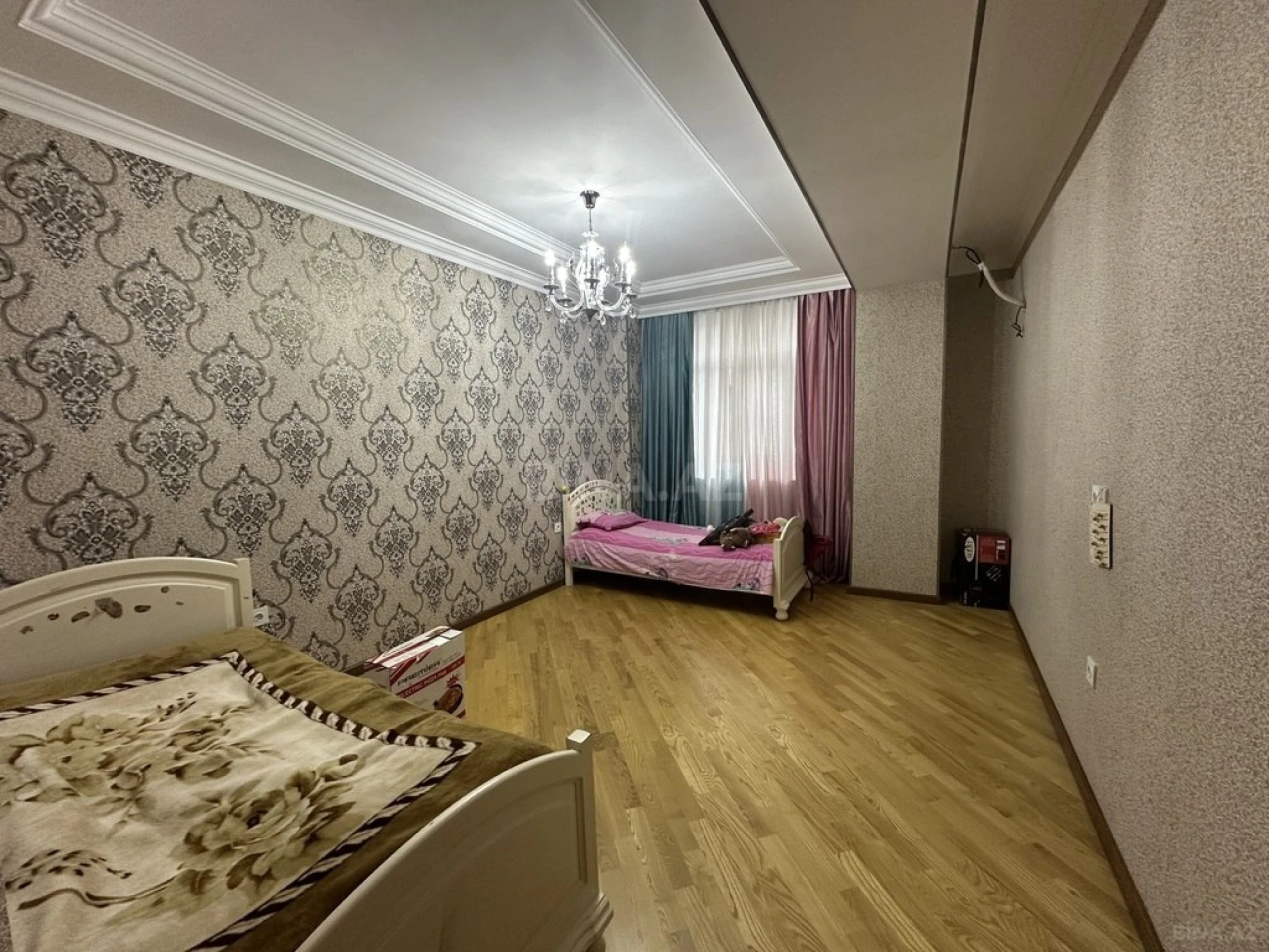 Satılır 3 otaqlı mənzil 157 m²